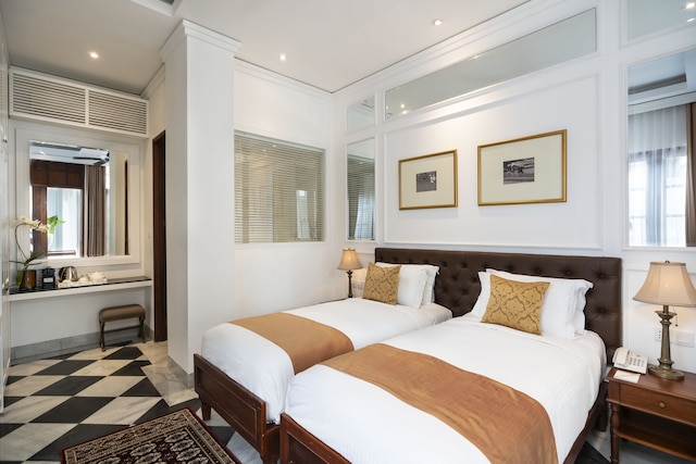 ザ・コロニーホテル