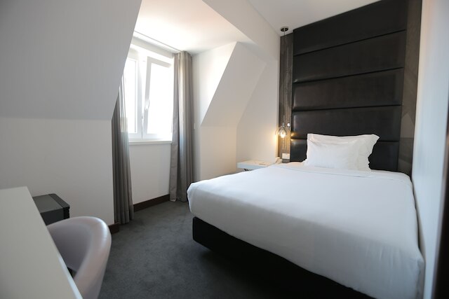 リスボア カルモ ホテル