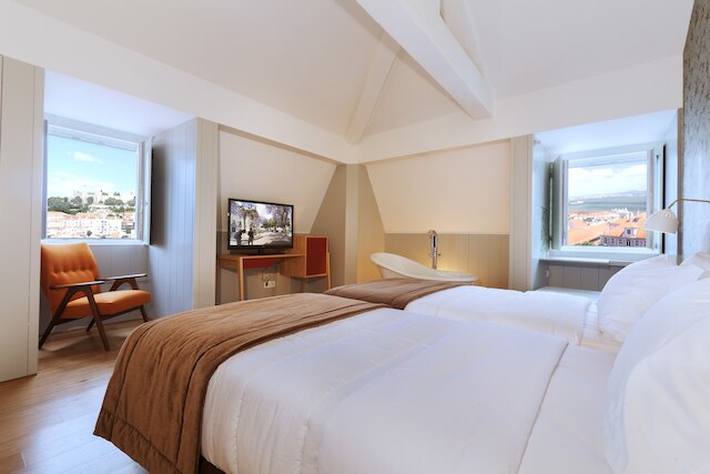 リスボア カルモ ホテル