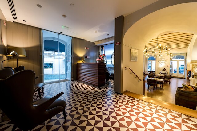 リスボア カルモ ホテル