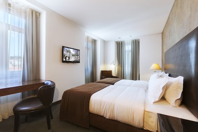 リスボア カルモ ホテル