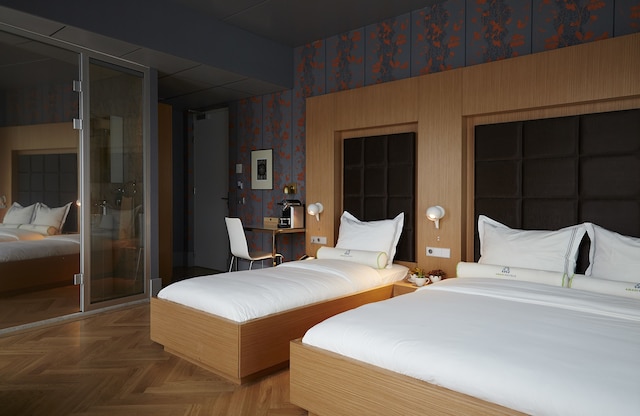 アマディ パーク ホテル