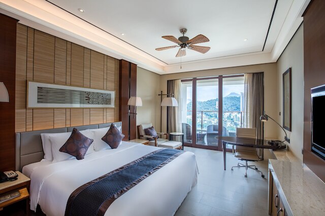 クラウン プラザ 三亜 シティ センター by IHG (三亜華宇皇冠假日酒店)