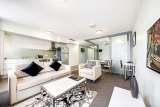 ザ キャピトル アパートメンツ