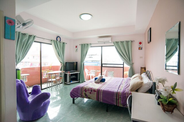 パタヤ ホリデイ ロッジ