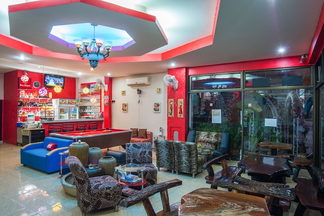 パタヤ ホリデイ ロッジ