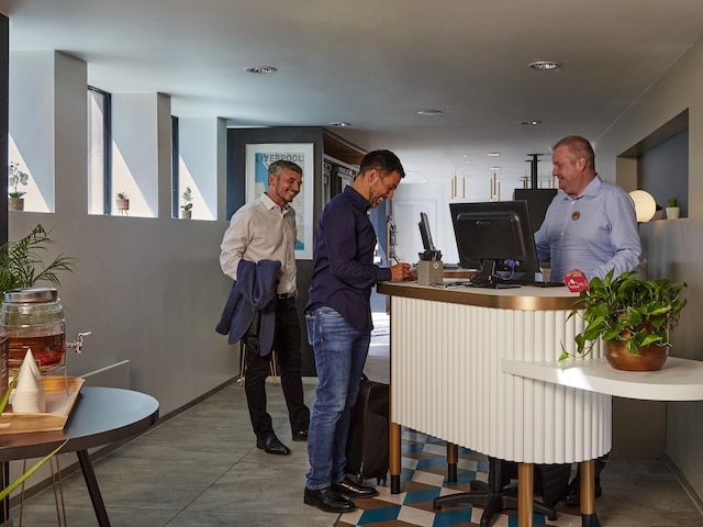 アパートホテル アダージョ リバプール シティ センター