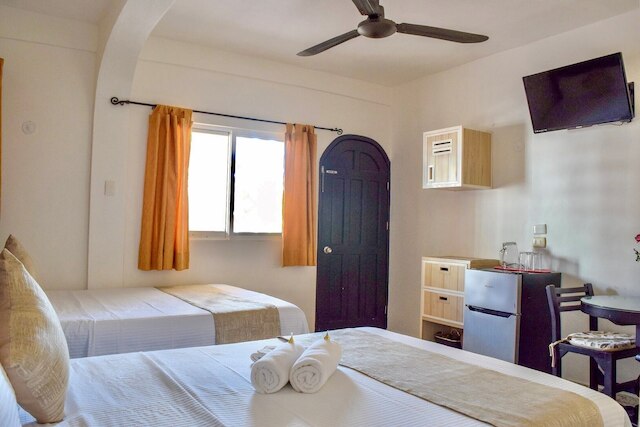 ホテル & レストラン ブカネロス イスラムヘーレス