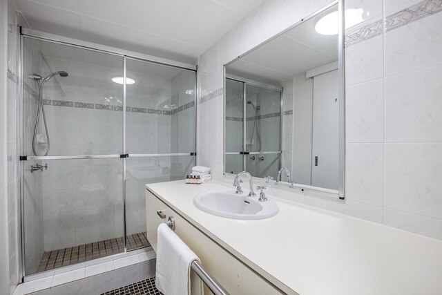 パシフィック プラザ アパートメンツ