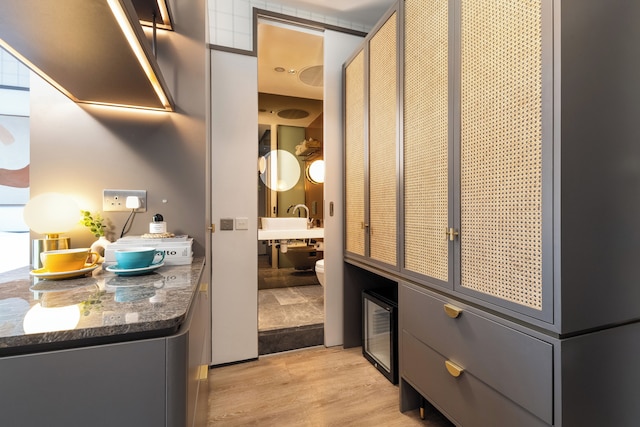 ダッシュ リビング オン クイーンズ