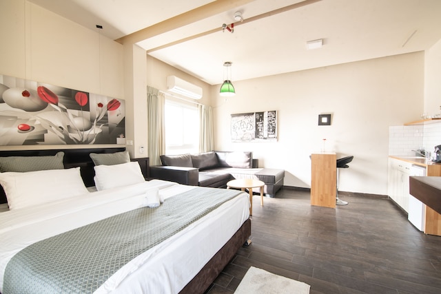 27 モンテフィオーレ TLV