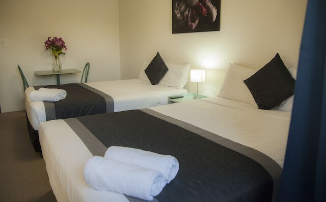 チャームサイド コート モーテル