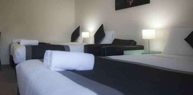 チャームサイド コート モーテル