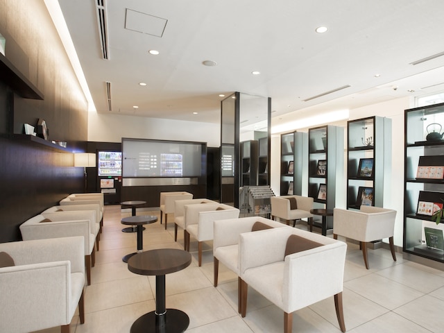 クロスウェーブ梅田