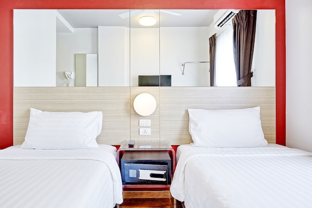 イージー プラネット バンコク アソーク