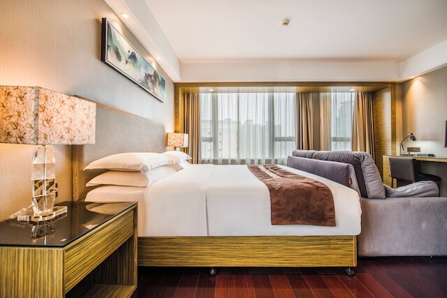 ラ ペルレ インターナショナル ホテル - 広州交易会の展示ホールと出展者登録カウンターへの無料シャトルバス (広州麗柏國際酒店 - 広交会免費穿梭巴士至展館及參展商註冊櫃台)