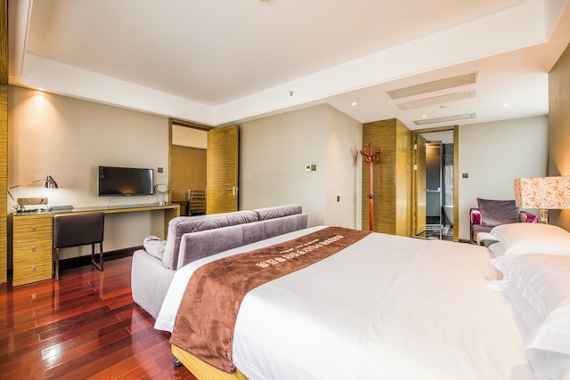 ラ ペルレ インターナショナル ホテル - 広州交易会の展示ホールと出展者登録カウンターへの無料シャトルバス (広州麗柏國際酒店 - 広交会免費穿梭巴士至展館及參展商註冊櫃台)