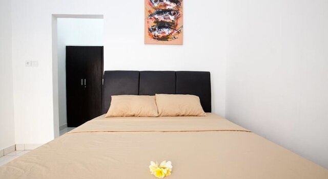 スミニャック ポイント ゲスト ハウス