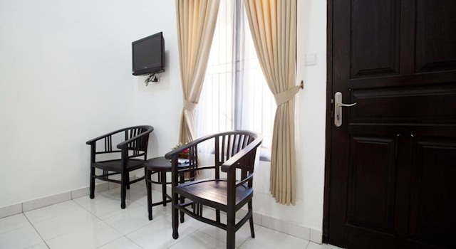 スミニャック ポイント ゲスト ハウス