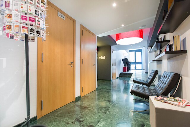 AinB サグラダ ファミリア アパートメンツ