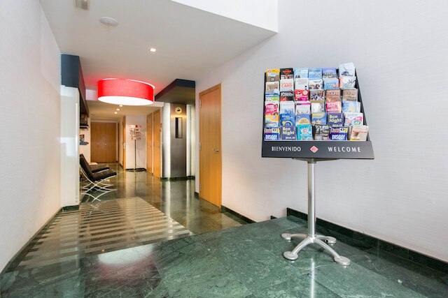 AinB サグラダ ファミリア アパートメンツ