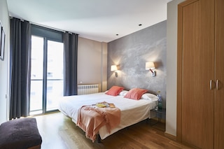 AinB サグラダ ファミリア アパートメンツ