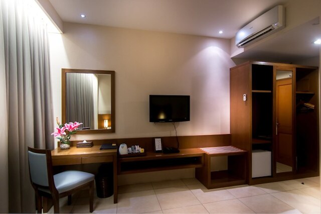 セミニャックスクエアホテルアンドヴィラズ