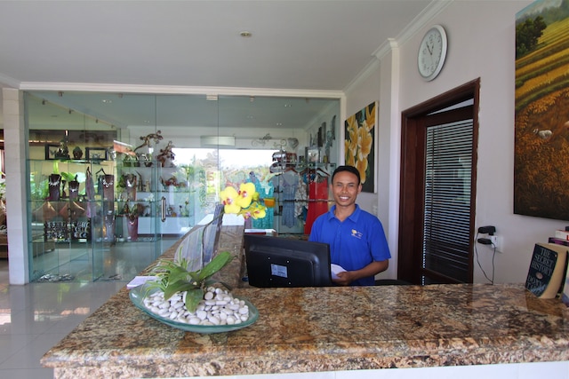 ジンバラン クリフス プライベート プール ホテル & スパ