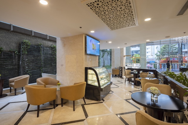 エデンスターサイゴンホテル