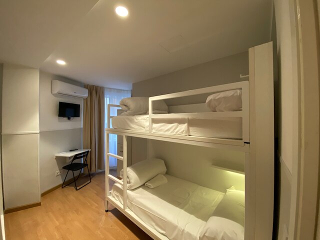 ファー ホーム グラン ヴア - ホステル