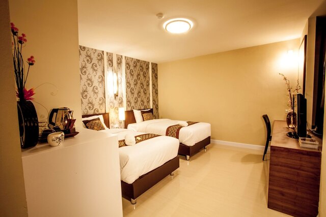 ジ エイム サトーン ホテル