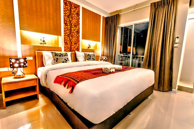 ジ エイム サトーン ホテル