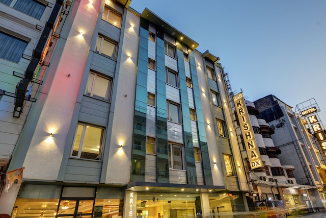 ホテル クリシュナ デラックス