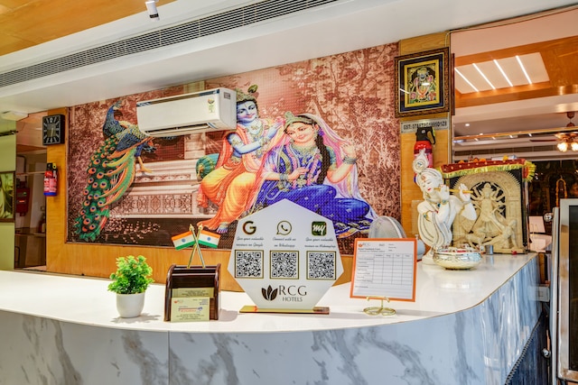 ホテル クリシュナ デラックス