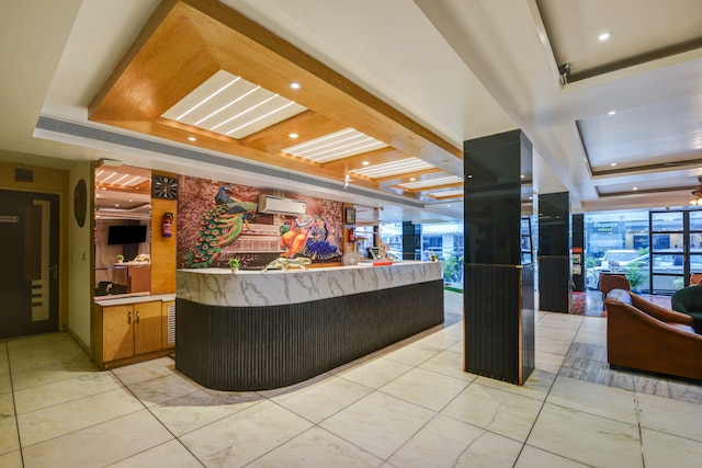 ホテル クリシュナ デラックス