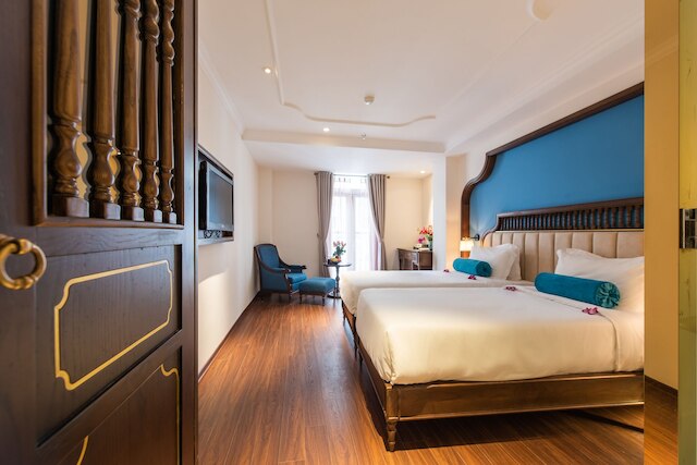 ティラン ホテル