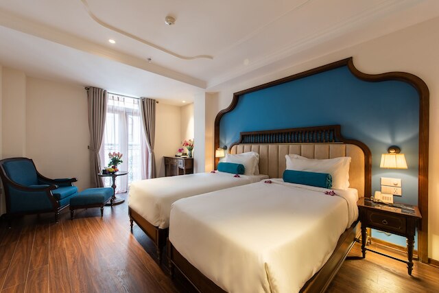 ティラン ホテル