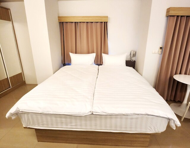 プロム ラチャダ ホテル