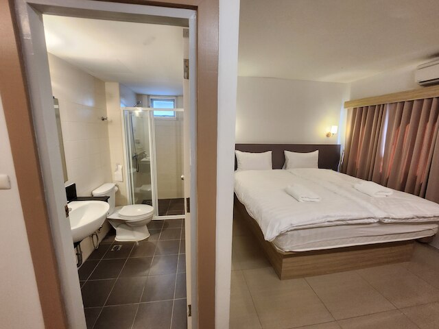 プロム ラチャダ ホテル