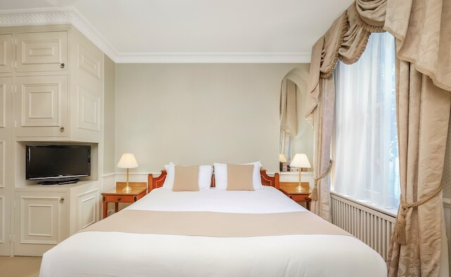 44 カーゾン ストリート アパートメンツ バイ マンズリー