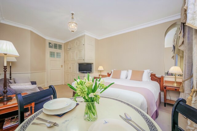 44 カーゾン ストリート アパートメンツ バイ マンズリー