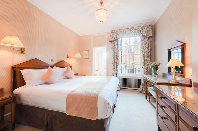 44 カーゾン ストリート アパートメンツ バイ マンズリー