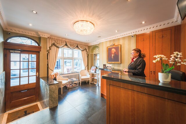 44 カーゾン ストリート アパートメンツ バイ マンズリー