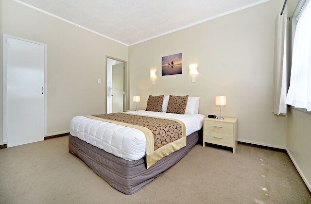 タカプナ モーター ロッジ