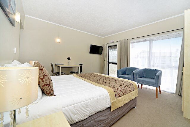 タカプナ モーター ロッジ