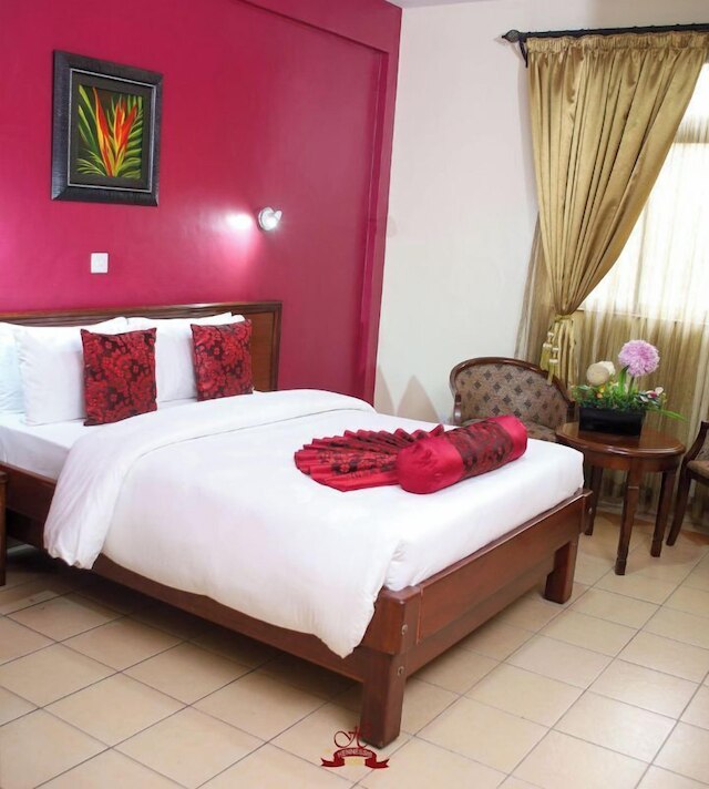 ヘネシス ホテル