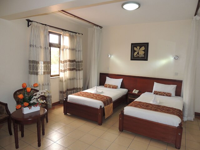 ヘネシス ホテル