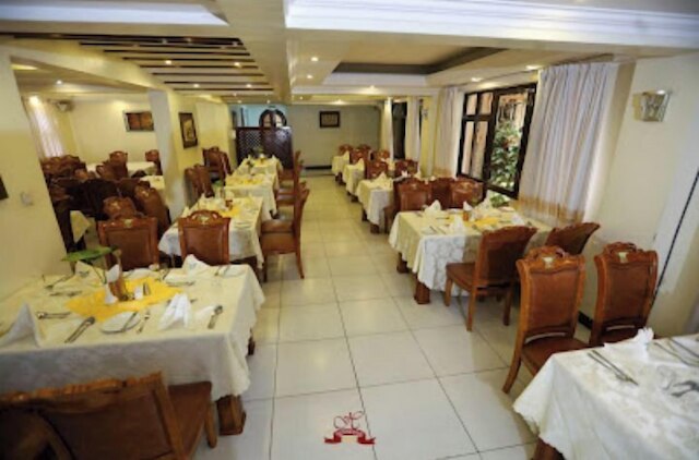 ヘネシス ホテル