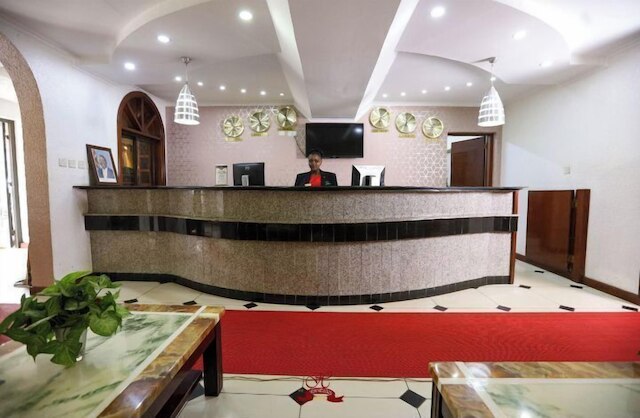 ヘネシス ホテル