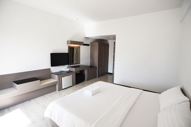 ハイシーズンホテル